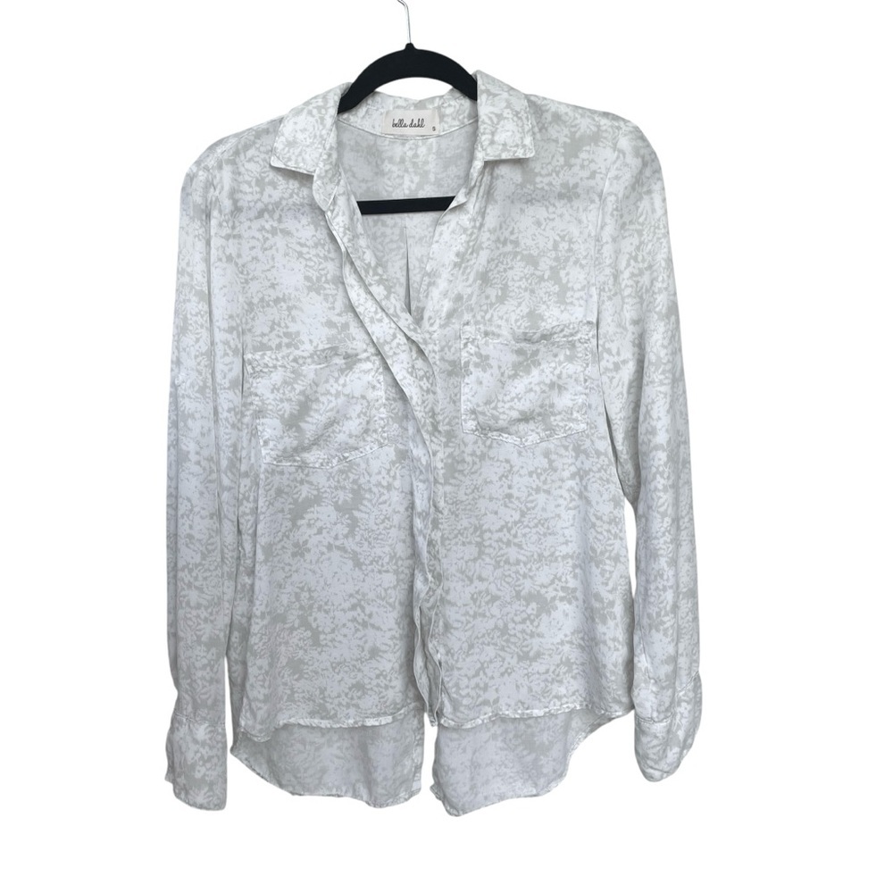 Bella Dahl Printed Button Front Split Back Blouse… - image 3